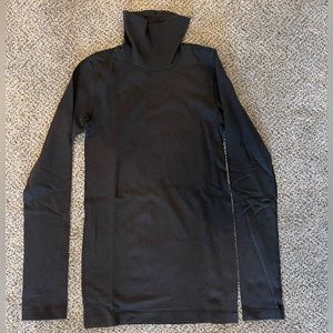 LULULEMON - Black ribbed title neck size 4 - like new worn once